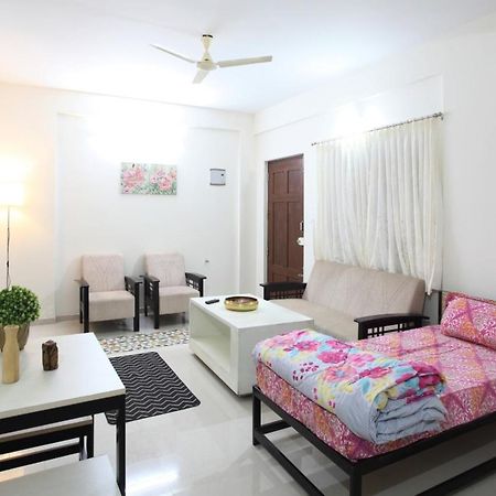 Qualtems Guest House-With Ac Options Bangalore Eksteriør bilde