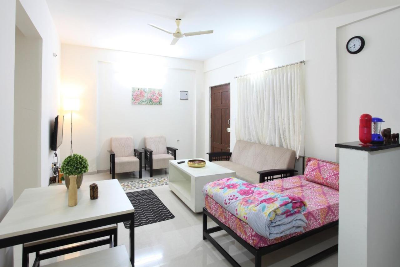 Qualtems Guest House-With Ac Options Bangalore Eksteriør bilde